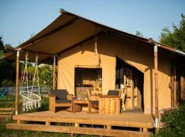 La Jolie Longère Fleurie Lodge avec piscine et jardin