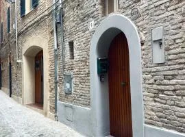 J01 - Jesi, trilocale nelle mura del centro storico