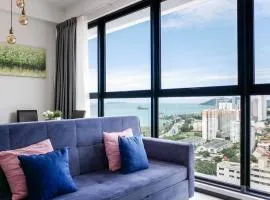 Comfort 3 Bedroom Urban Suite by Uptrend Home Management