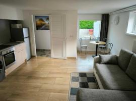 Elpo House, guest house in Neveronys