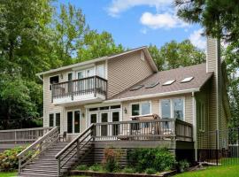 Neuse River Retreat, hotel in Fairfield Harbour