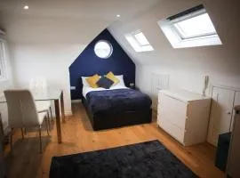 Cosy Loft Apartment Just Off Vibrant Mill Rd CB1 - Walk to Station and City Centre