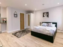 Modern Studio & Prime City Location - CB1 Just off Mill Rd - Walk to Station and City Centre