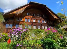 Swiss Mountain-Valley View Lodge, vila v destinaci Erlenbach im Simmental