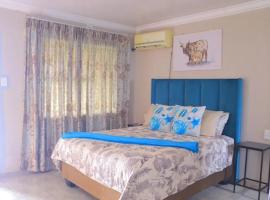 The Village Retreat, hotel en Phalaborwa