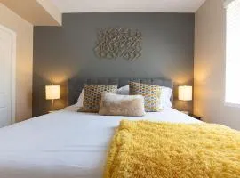 Modern Suitevipwifipool2 King Bedsac