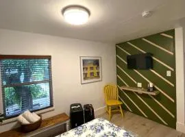 Cozy Room in the Heart of Little Havana