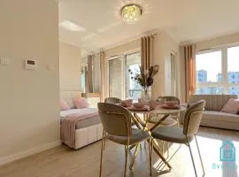 Laura Apartment with Sauna & Gym, 5 Min to Baltic Sea & Polsat Plus Arena