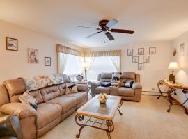 Cozy Home with ATV Trail Access in Berlin!, hotel v destinaci Gorham