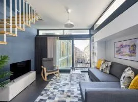 Bright Modern Design New Duplex Loft Patio! #145