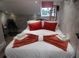 The Loft At Sherborne's Historic Quarter Local, hotel in Sherborne