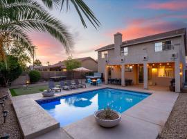 Putt Putt Hot Tub Game Room Pool Cornhole, hotel in Chandler