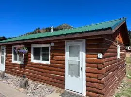 Cozy cabin #5 at Aspen Ridge Cabins