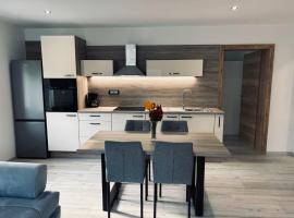 Livan Apartment โรงแรมในโทลมิน