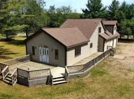 Northern Blessings - Large, Private, And Comfy!