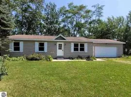 White Birch - Riverfront And Newly-remodeled!