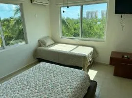 Estudio con baño privado para tres personas en Puerto Cancun