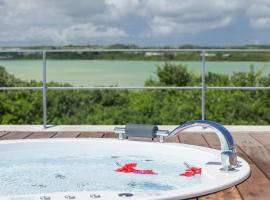 bord de la mer, hotel din Uechi