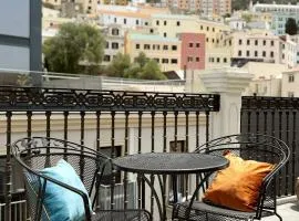 Grand Central House - Master Penthouse Double Room Ensuite - GibraltarStay Apartments