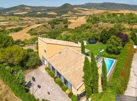 Casa Gazaga, amplia casa con piscina y jardín para toda la familia