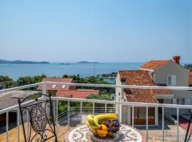 Lucky strike Mlini with seaview