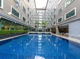 โรงแรม อีส จอมเทียน บี