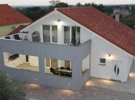 Vila Jela Poličnik