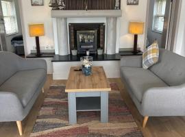 Beautiful Seaside Cottage Wicklow town, vila v destinaci Wicklow