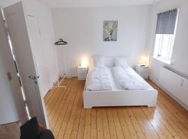 1 Bedroom Apartment In Frederikshavn City With Free Parking, hotel en Frederikshavn