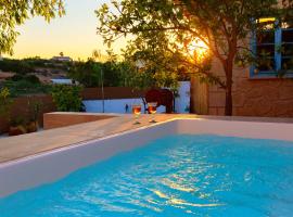 Leonti Maison, hotel com banheiras de hidromassagem em Egina