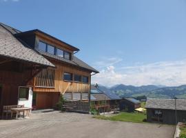 Ferienwohnung Peter, hotel v destinaci Schwarzenberg im Bregenzerwald