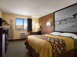 Super 8 by Wyndham Cedar Rapids, hotel near The Eastern Iowa Airport - CID, Cedar Rapids