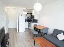 Waterfront City apt Buda Hills Views&Free parking