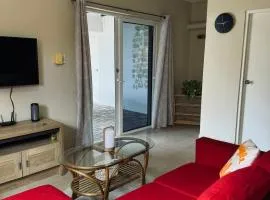 Cozy 2 Bedroom Apartment near Brakkeput Abou