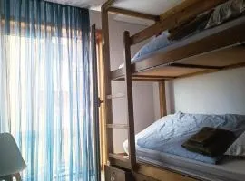 Cachinnans Hostel & Apartments