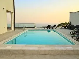 Villa Panorama - autumn luxury villa - heated pool and jacuzzi
