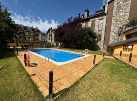 B56 - Alimoche - Villmor, hotel en Benasque