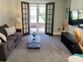 Private 3 Bdrm Apt Spacious And Convenient
