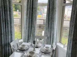 2 Bedrooms Holiday home in Edinburgh near City Center