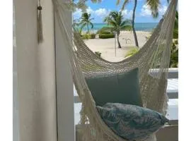 Palm Beach House - Stunning 3 Bedrooms beachfront - Nettle Bay Beach Club