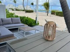 White Sand, Splendid 1 bedroom beachfront, Nettle Bay Beach Club