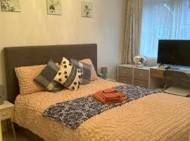 Moy Green Drive Westvale Park 10 minutes from Gatwick