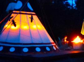 Ravens Myth - Luxury Glamping - Sleeps 2, hotel v destinaci O'Brien