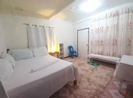 Casa de Viajeros 600mbps spacious 5 minutes to the beach