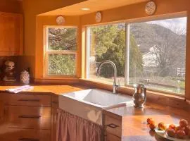 Sunshine House - Nestled In Page Springs