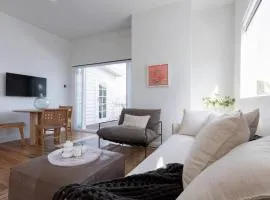 Victoria's on High - 3 Bedroom Home with City Views
