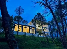 Sukoon Villa - Serene Luxury Near Almora Hills