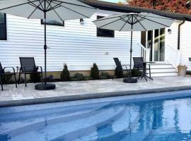 Serenity Oasis-Pool Haven,8 min to Sea Isle city!, hotel v destinaci South Seaville