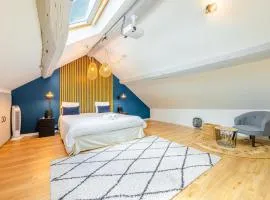 Le Perchoir / F2 de standing avec écran de cinéma