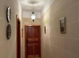 An excellent getaway choice, in the midst of Qbajjar and Marsalforn Bay!, hotel v destinaci Żebbuġ
